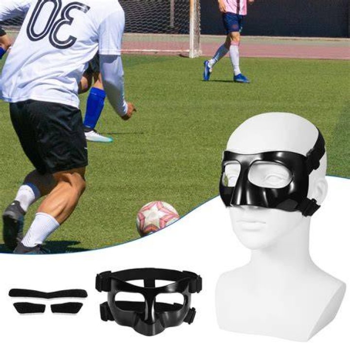 Face, Head, Nose, Sports uniform, Jersey, Sportswear, Sleeve, Red, Uniform, Team, Face, Head, Nose, Sports uniform, Jersey, Sportswear, Sleeve, Red, Uniform, Team,