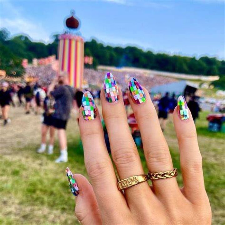 festival nail art