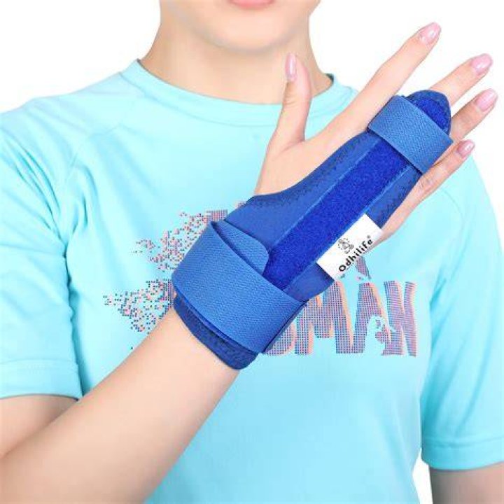 Finger, Hand, Sleeveless shirt, Wrist, Chest, Muscle, Facial hair, Thumb, Trunk, Watch, Finger, Hand, Sleeveless shirt, Wrist, Chest, Muscle, Facial hair, Thumb, Trunk, Watch,