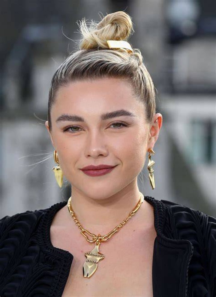Valentino : Photocall - Paris Fashion Week - Haute Couture Spring/Summer 2024 florence pugh